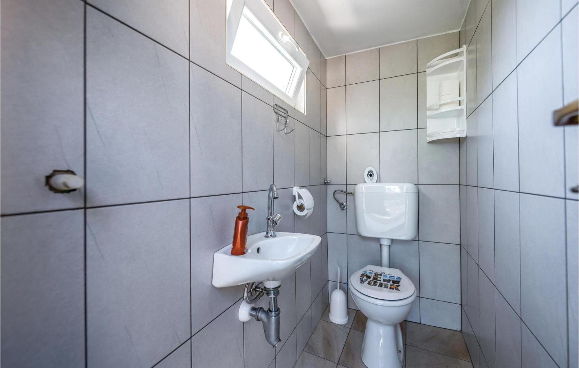 Cozy Apartment In Pican With Kitchen Εξωτερικό φωτογραφία
