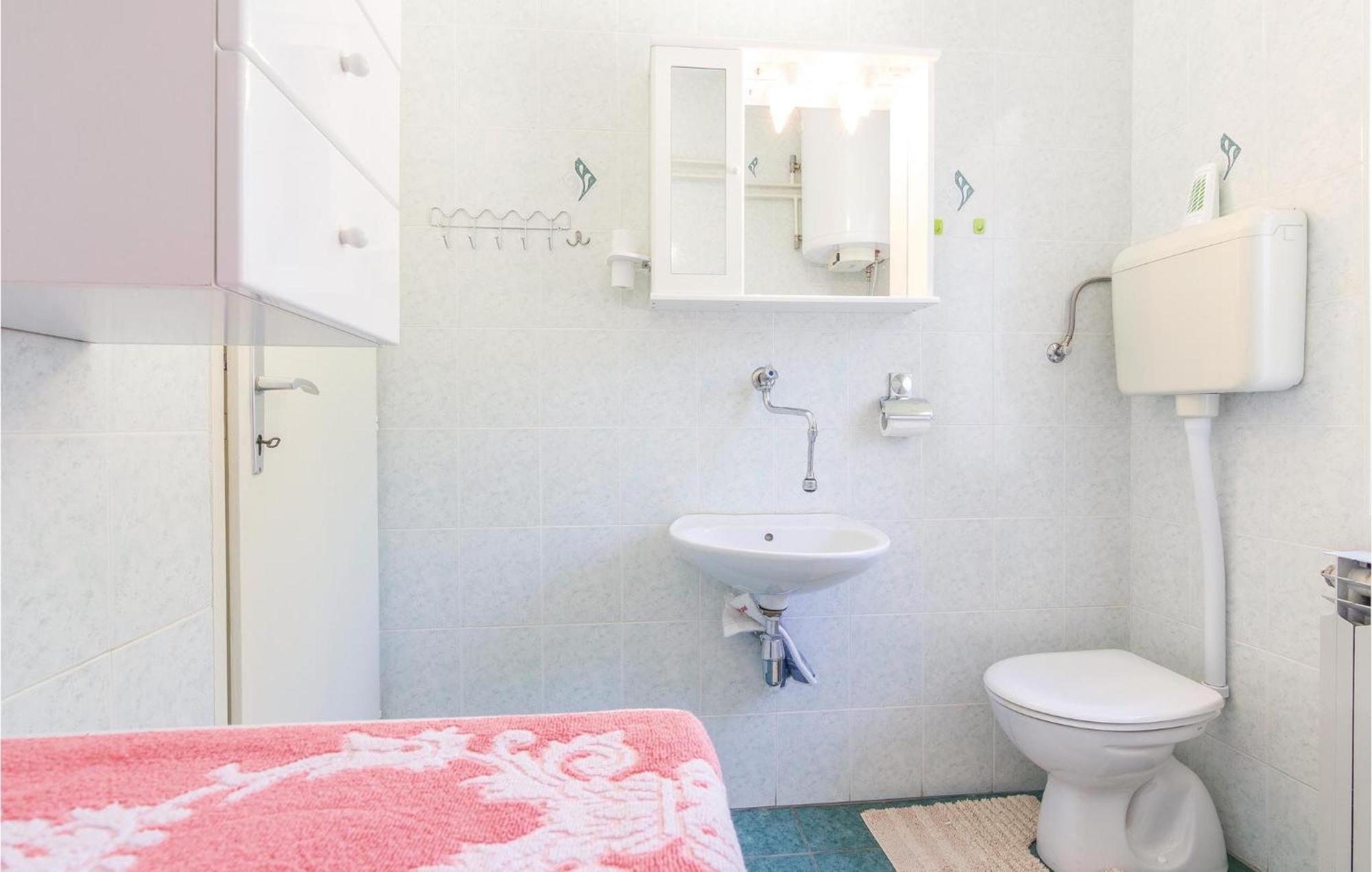 Cozy Apartment In Pican With Kitchen Εξωτερικό φωτογραφία
