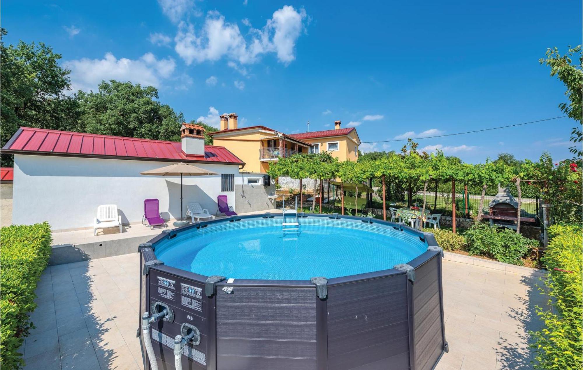 Cozy Apartment In Pican With Kitchen Εξωτερικό φωτογραφία